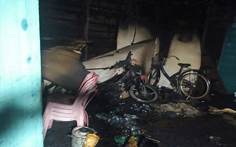 Sebuah Rumah di Cempaga Terbakar, Motor Ikut Terpanggang