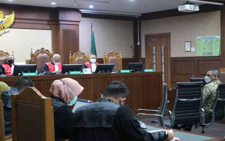 Kerabat Mantan Sekretaris Mahkamah Agung Divonis 4 Tahun Penjara