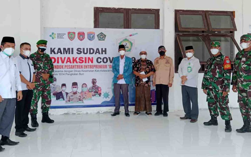 Ratusan Santri Ponpes Dar Alraudhah Pangkalan Bun Divaksin