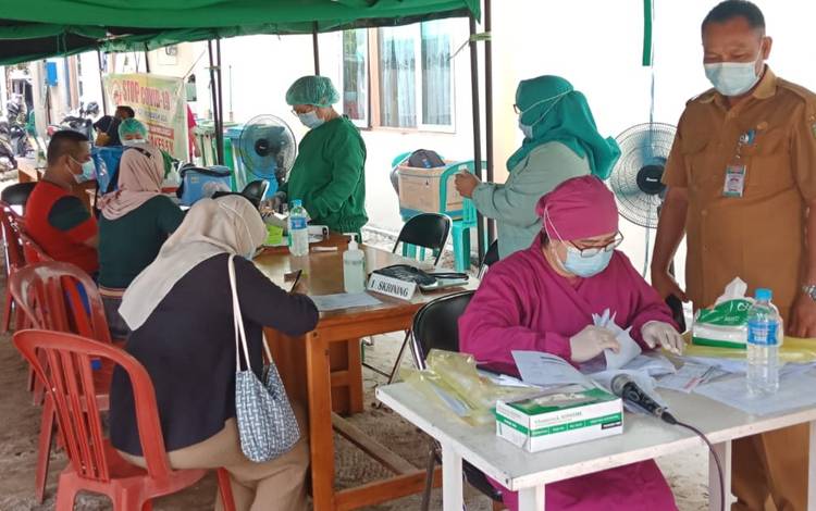 Organisasi Binaan Kesbangpol Palangka Raya Gelar Vaksinasi Covid-19
