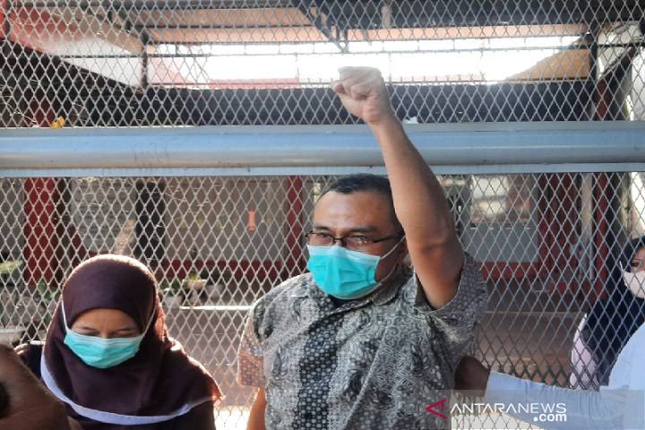 Akademisi USK Saiful Mahdi Resmi Dibebaskan Berkat Amnesti Presiden