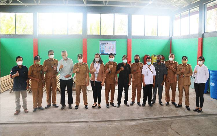 Bupati Seruyan Apresiasi Semangat Kades Sungai Undang Bangun Desa