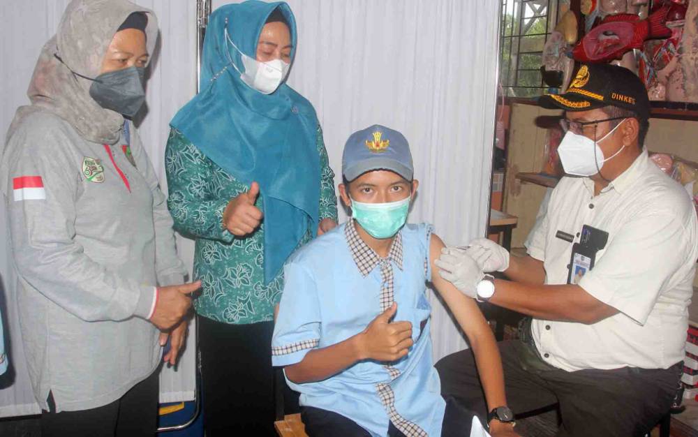 Ketua TP PKK Seruyan Tinjau Pelaksanaan Vaksinasi Bagi Pelajar