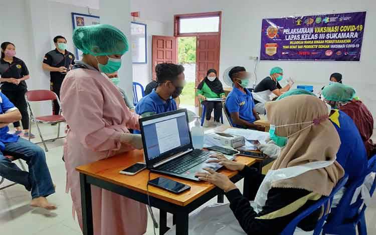 WBP Lapas Sukamara Ikuti Vaksinasi Covid-19 Tahap II