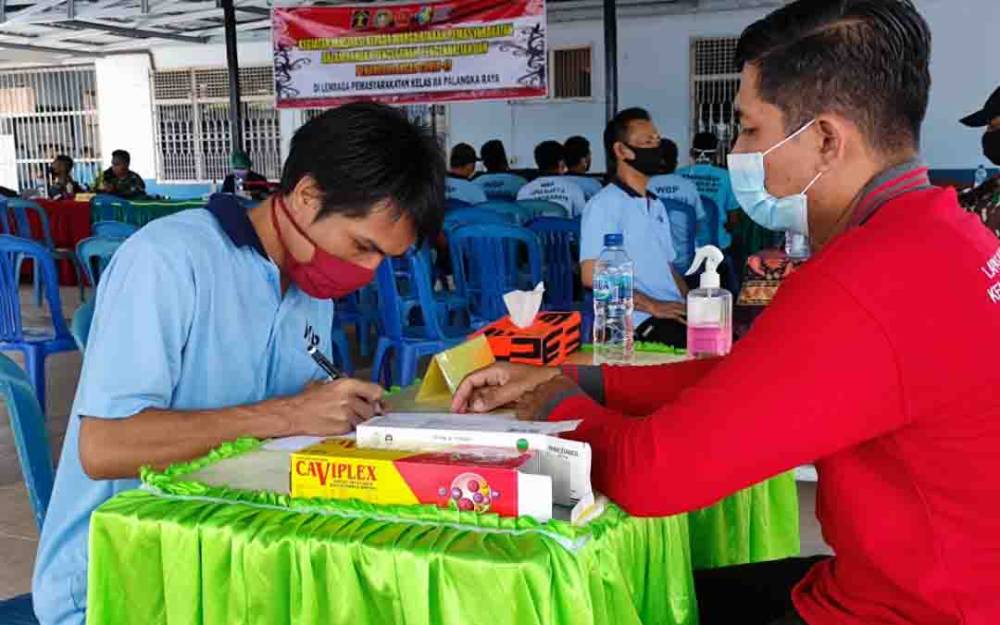 Vaksinasi Napi Lapas Palangka Raya Terkendala KTP