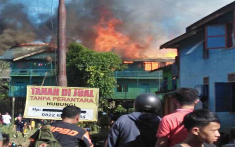 Puluhan Barak Terbakar di Muara Teweh