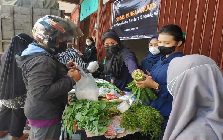 Kelurahan Menteng dan ACT Bagikan Pangan Murah Hingga Gratis kepada Masyarakat