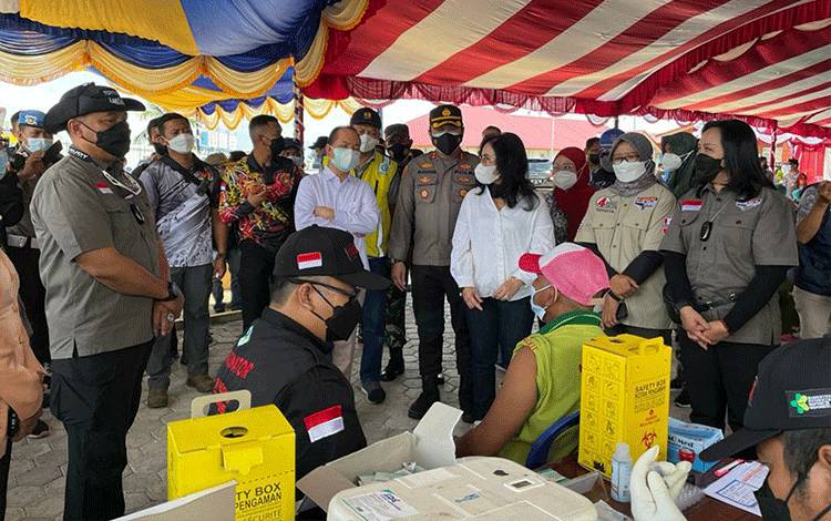 Kapolda Kalteng Tinjau Vaksinasi di Food Estate Dadahup