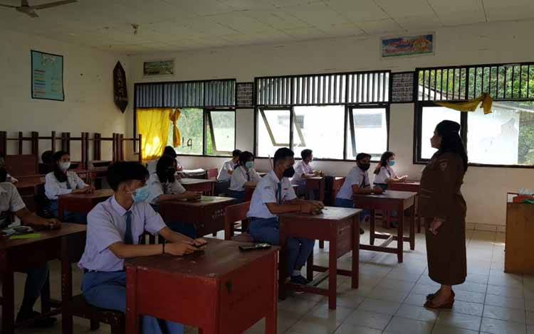 Tetap Waspada Lonjakan Covid-19 Akibat PTM