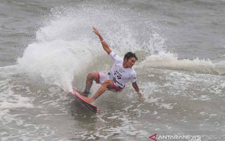 Rio Waida ke Babak 48 Besar Quicksilver Pro France 2021