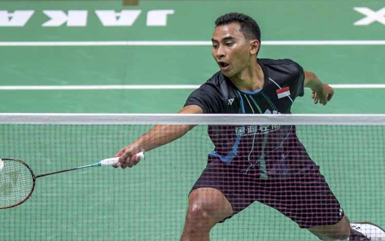 Tommy Dijegal Momota pada Semifinal Denmark Open 2021