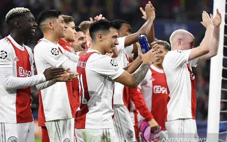 Bangganya Erik Ten Hag, Ajax Menangi Perang Terbuka Lawan Dortmund