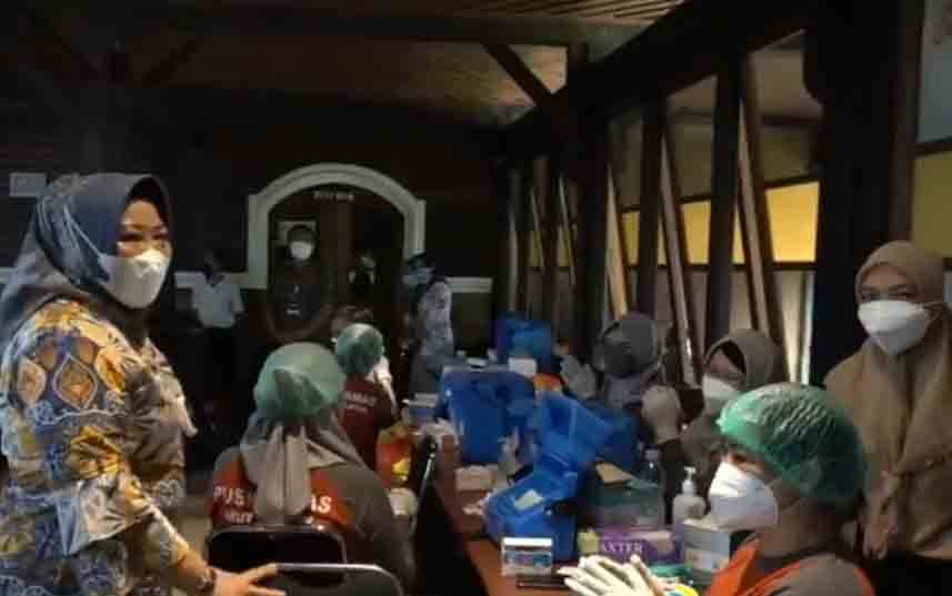 Vaksinasi Masyarakat Umum di Kobar Bertambah 141 Orang