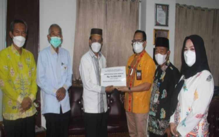 Penyaluran zakat infaq Dinas Kesehatan Palangka Raya