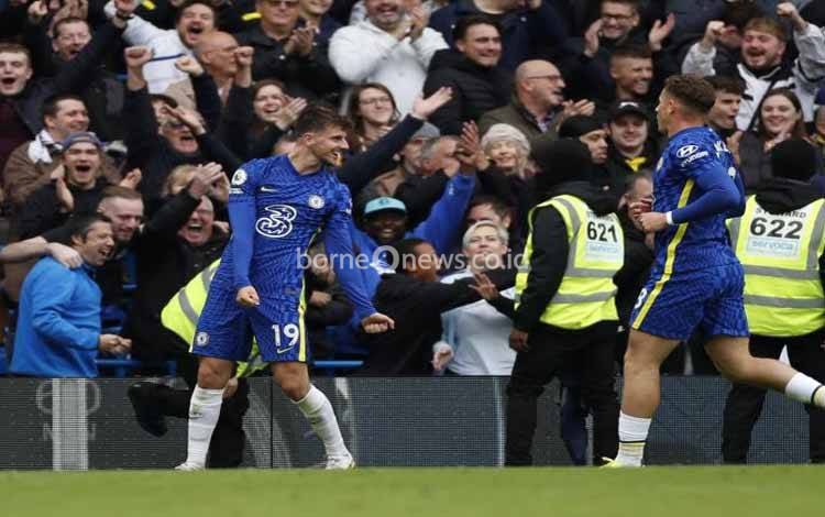 Mason Mount Trigol, Chelsea Gulung Norwich 7-0