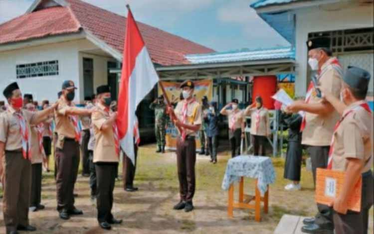 Ketua Kwarcab Pramuka Kapuas Lantik Ketua Mabiran dan Buka KMD di Basarang