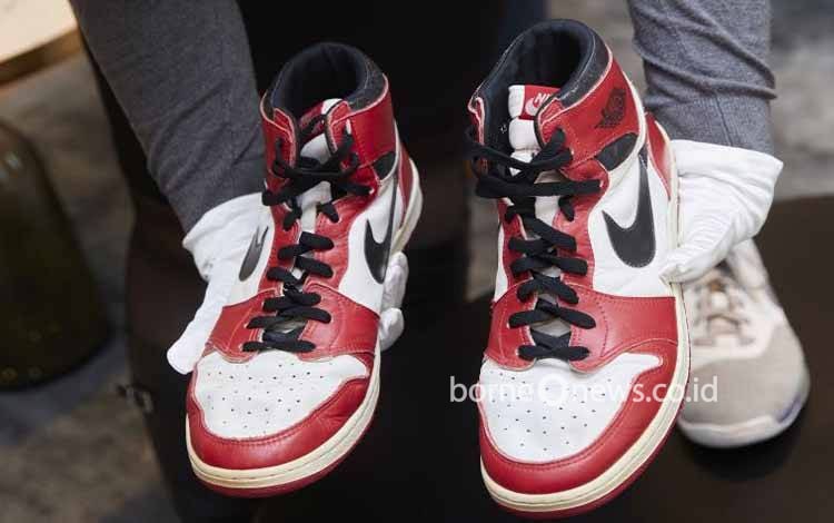 Sepatu Michael Jordan Laku Terjual Rp 20,8 Miliar