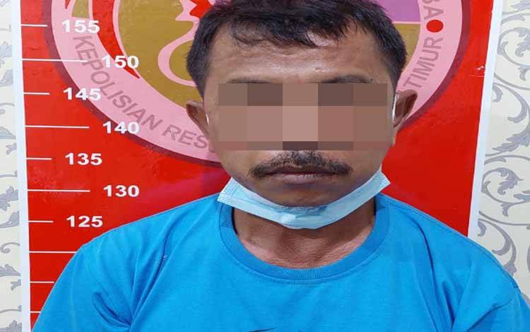 Maslur saat berada di ruang Satreskoba Polres Kotim usai ditangkap karena jadi pengedar sabu