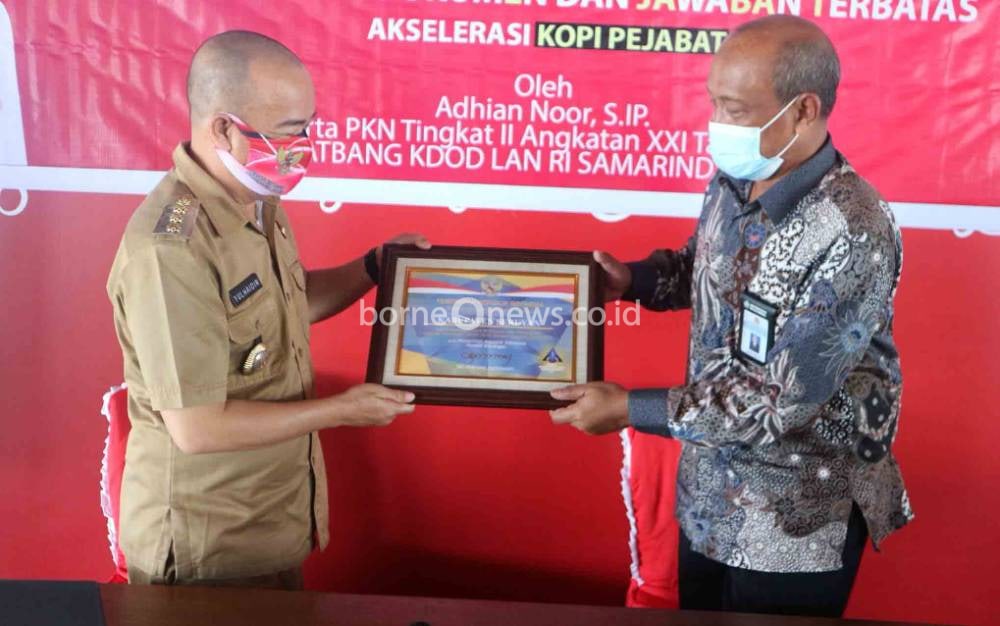 Bupati Seruyan Terima Penghargaan dari Menteri Keuangan