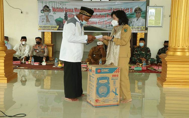 Bupati Pulpis Hadiri Maulid Nabi di Desa Kantan Muara, Kecamatan Pandih Batu, Pulpis, Senin (25/10/2021).