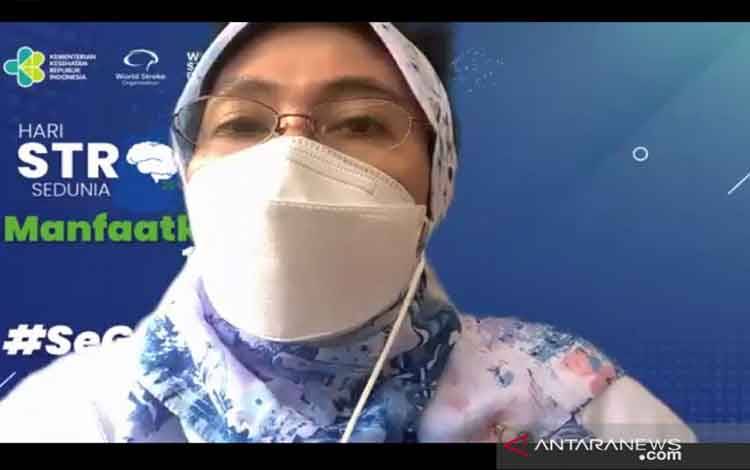 Tangkapan layar Plt Direktur Pengendalian dan Pencegahan Penyakit Tidak Menular (P2PTM) Sariwati saat menyampaikan keterangan pers terkait Hari Stroke Sedunia yang diikuti dari YouTube Kemenkes RI di Jakarta, Kamis (27/10/2021). (ANTARA/Andi Firdaus).