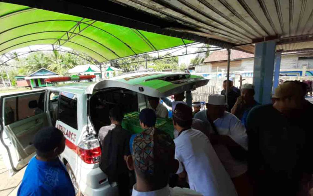 Jenazah Penambang Emas yang Jadi Korban Longsor Dimakamkan Keluarganya