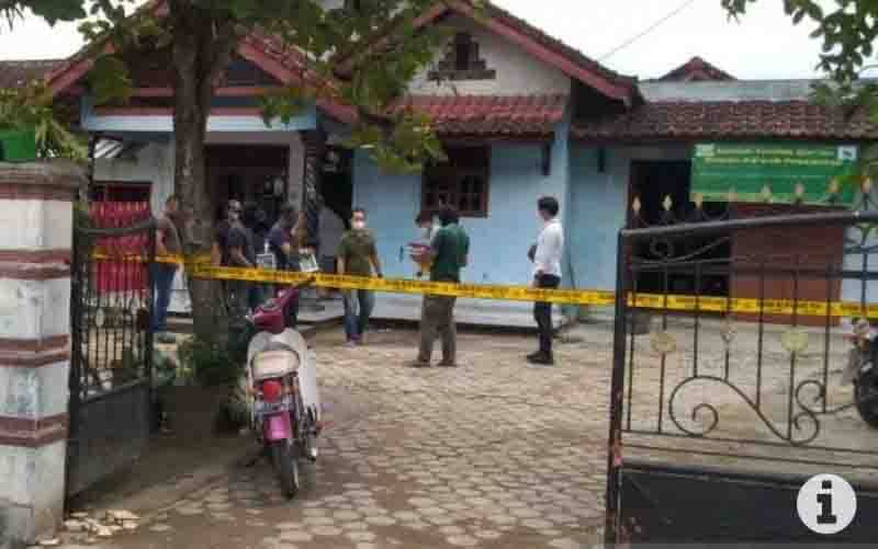 Densus 88 Anti Teror tangkap terduga teroris warga Pesawaran (foto : ANTARA/Ardiansyah)