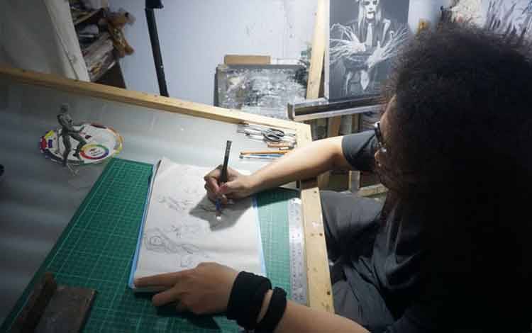 Pelukis Muda Tulungagung Raup Dolar Melalui Gambar Horor