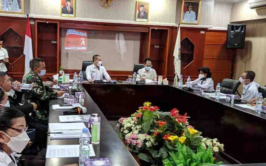Rapat pembentukan panitia Hari Pahlawan 2021 yang dipimpin oleh Sekretaris Daerah Mura, Drs Hermon