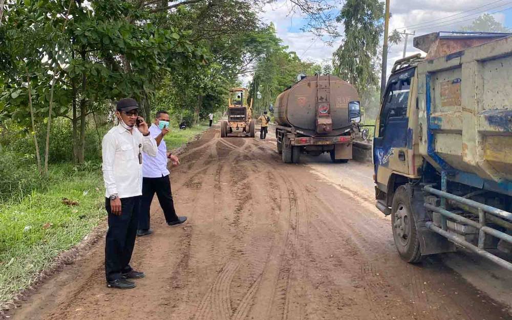 Jalan HM Arsyad Sampit Akhirnya Diperbaiki
