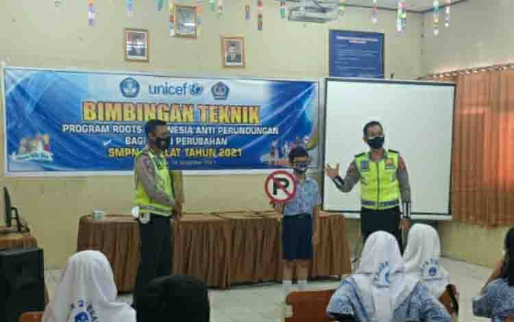 Police Goes to School, Satlantas Polres Kapuas Ingatkan Pelajar Tidak Bawa Motor Belum Cukup Umur