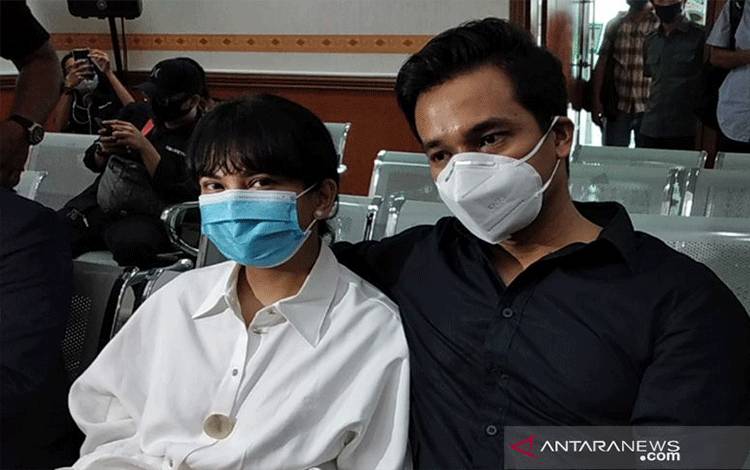 Polda Jatim Benarkan Korban Tewas di Tol Vanessa Angel dan Suami