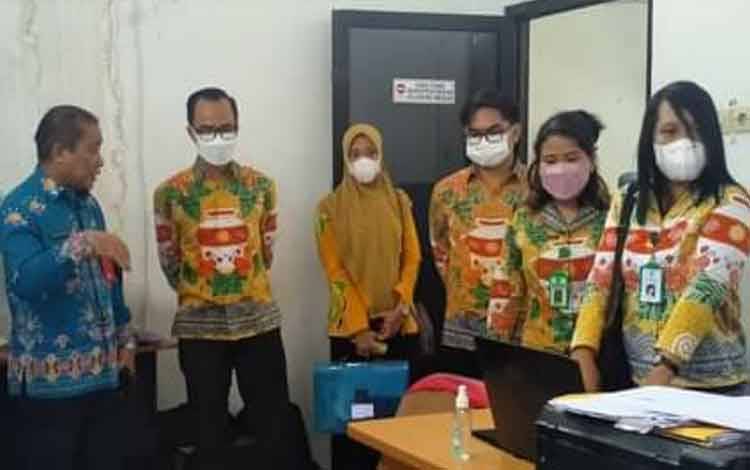 Disdukcapil Lamandau Kaji Banding Strategi Pelayanan dan Inovasi di Kapuas