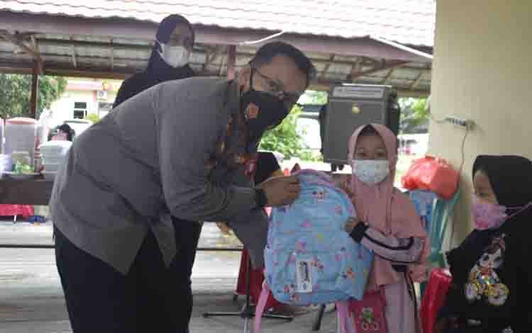 Program Jumat Berkah, Kapolres Katingan Santuni Anak Yatim