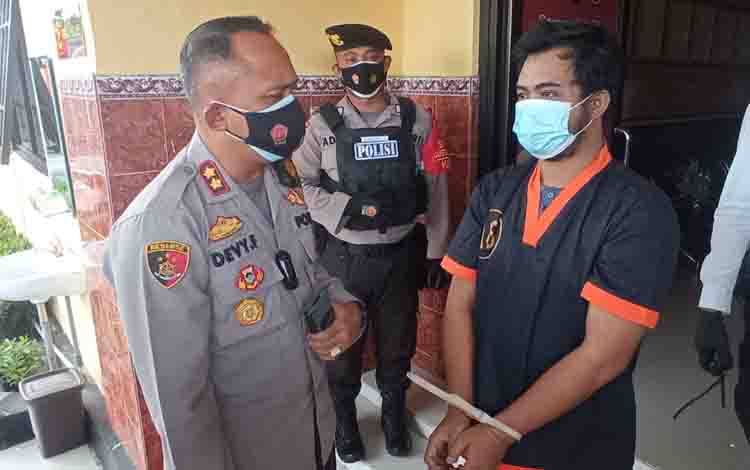 Tipu Pemilik Konter Ponsel dengan Voucher Paket Data Kosong, Sales Provider ini Ditangkap Polisi