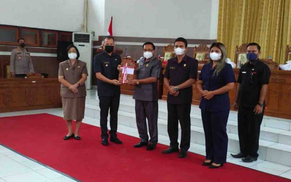 Bupati Gunung Mas Sampaikan Raperda APBD 2022