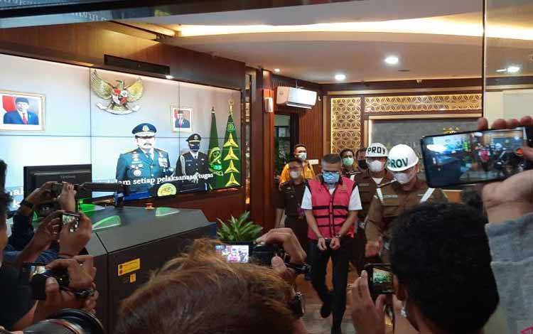 Penyidik Jaksa Agung Muda Tindak Pidanan Khusus (Jampidsus) Kejaksaan Agung menetapkan satu tersangka kasus dugaan korupsi PT Askrindo Mitra Utama (AMU) anak usaha Askrindo, Senin (8/11/2021)