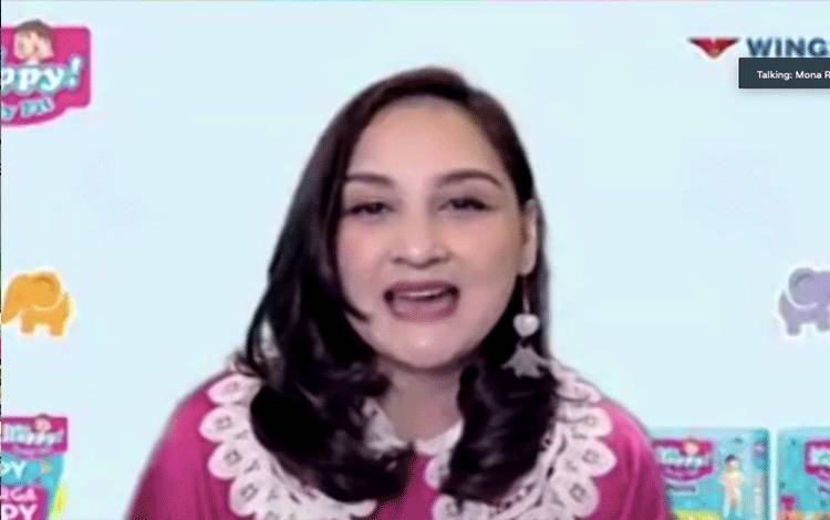 Orangtua Harus "Kepo", Kata Mona Ratuliu