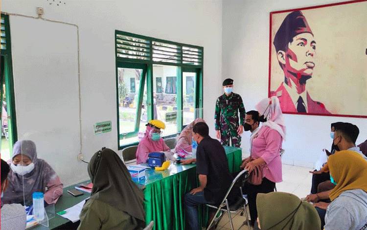 Peringati Hari Pahlawan, Kipan B Batalyon Infanteri Raider 631/Antang Pangkalan Bun Gelar Serbuan Vaksin