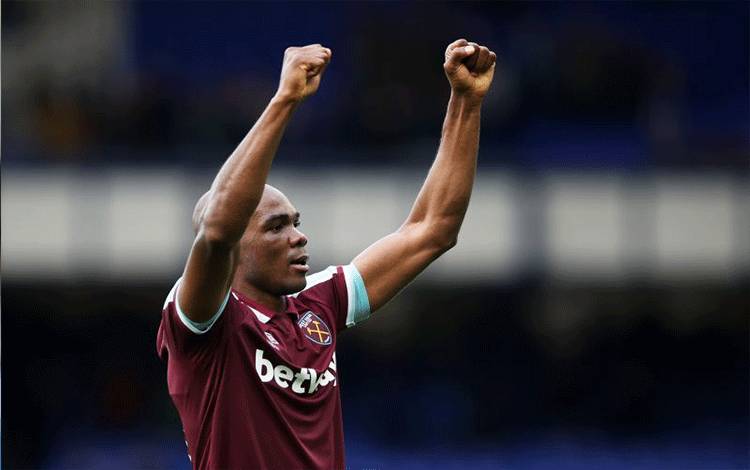 Bek West Ham Angelo Ogbonna Cedera Lutut Serius
