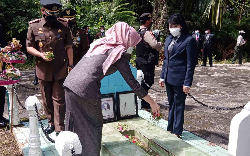 Bupati Pulang Pisau Ziarah ke Makam Pahlawan