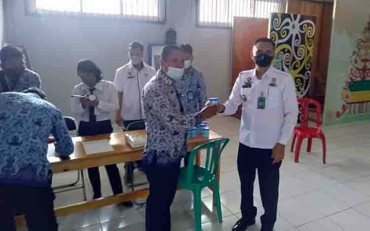 Petugas dan Warga Binaan Lapas Narkotika Kelas 2 A Kasongan Dites Urine, Ini Tujuannya