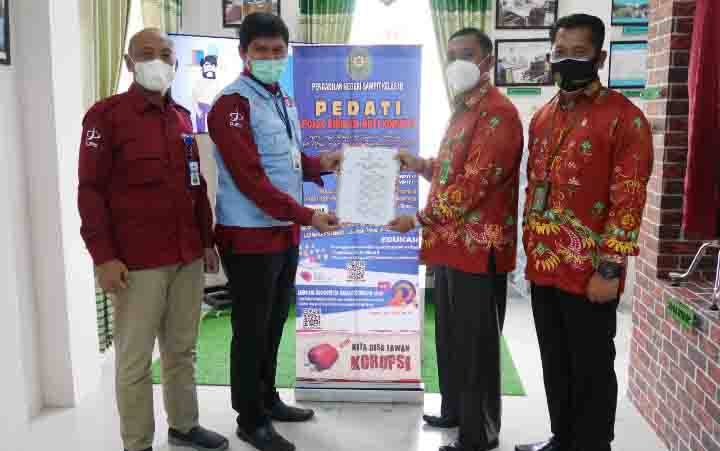 Tingkatkan Layanan kepada Masyarakat, Pengadilan Negeri Sampit Berikan Ruang Pojok Edukasi Anti Korupsi