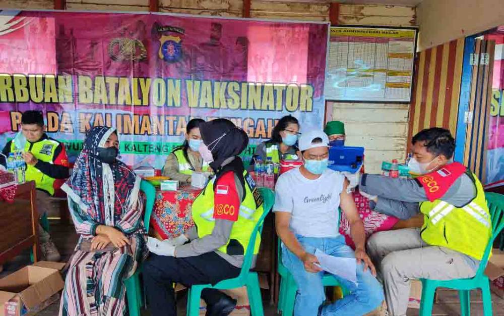 Ratusan Dosis Vaksinasi Sasar Warga Pinggiran Kota Palangka Raya