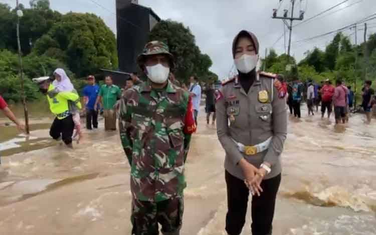 Gorong-gorong Amblas Diterjang Banjir, Jalan Trans Kalimantan Arah Kasongan - Sampit Kembali Putus