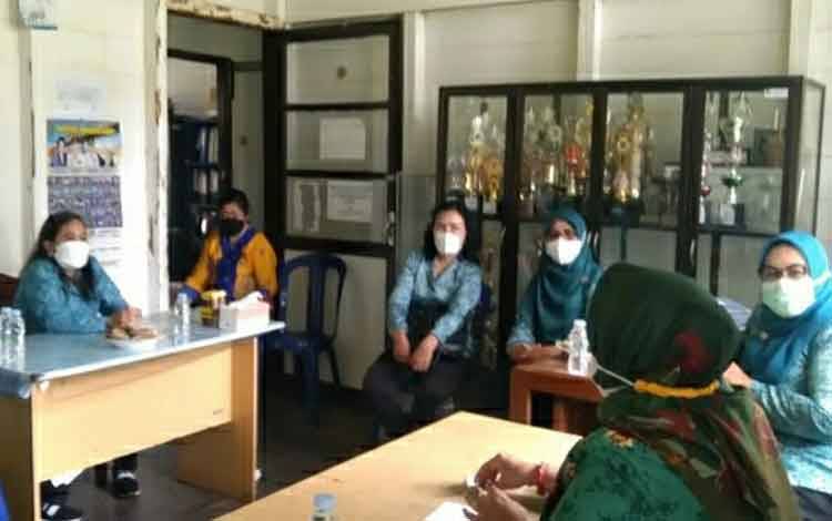 TP PKK Koordinasi ke Kecamatan Kapuas Hilir Terkait 'Aku Hatinya PKK'
