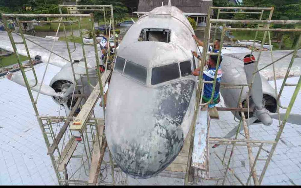 Monumen Pesawat RI-002 Dipugar Personel Lanud Iskandar