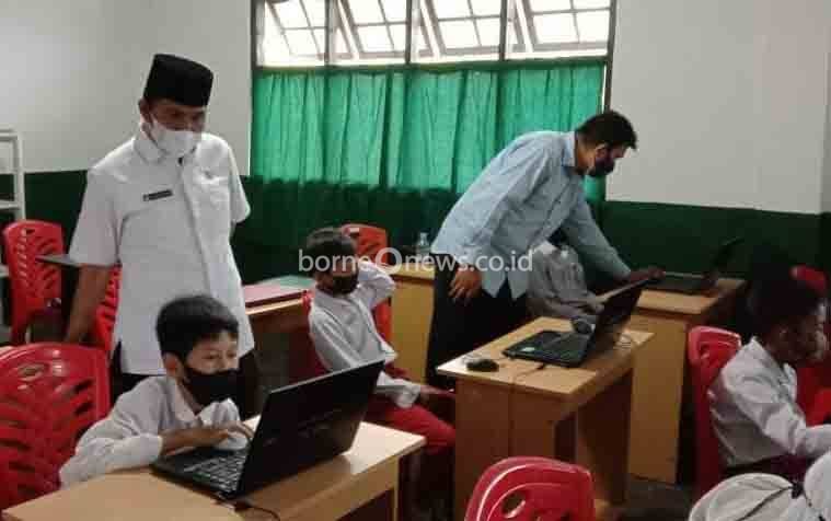Kepala Kemenag Seruyan Tinjau Pelaksanaan ANBK