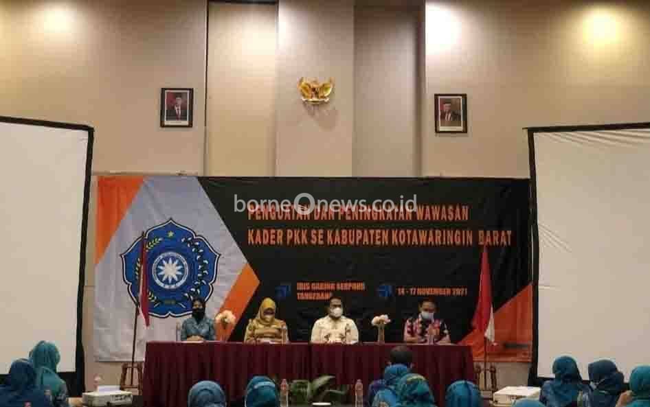 Dampingi TP PKK Kobar Kaji Banding, Wabup Harapkan Ilmunya Bermanfaat untuk Masyarakat Kobar