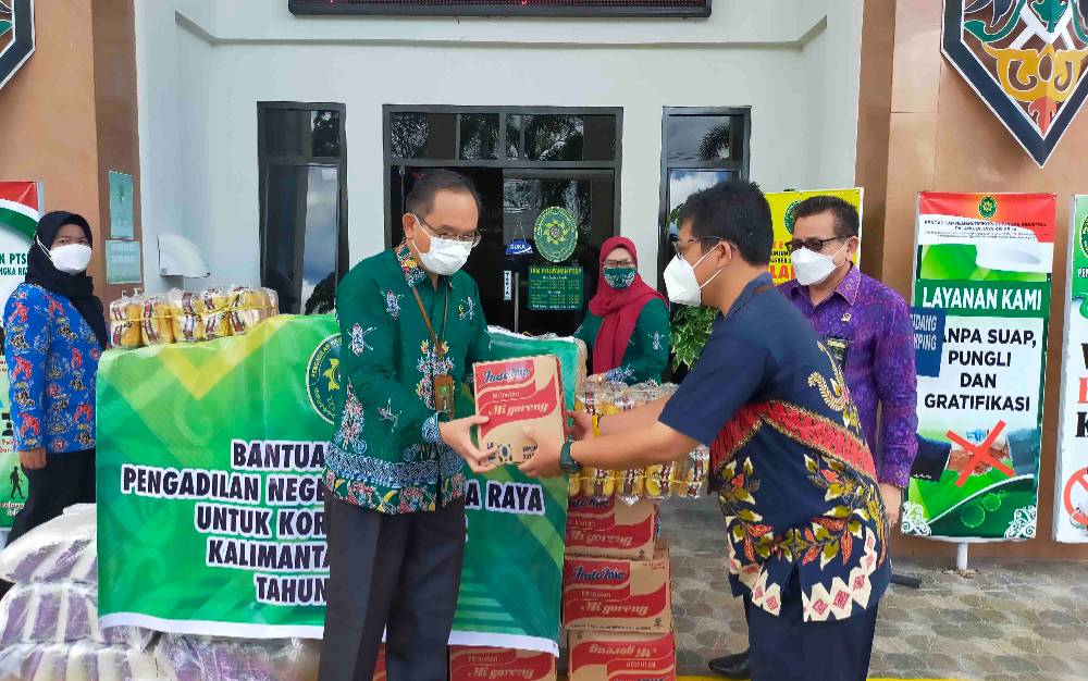 Keluarga Besar Pengadilan Negeri Palangka Raya Peduli Korban Banjir